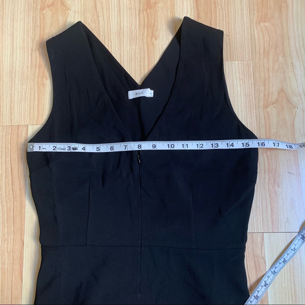 A.L.C. Size 6 Black Sleeveless Top Front Zip - Picture 3 of 6